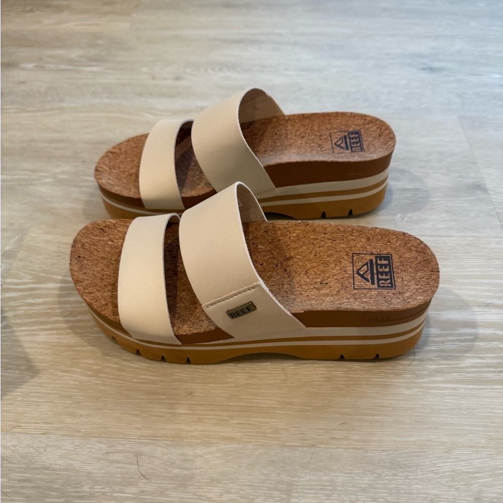 Reef Women's Tan and Cream Slide Sandals